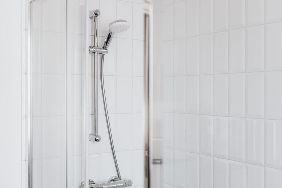 Kúpeľňa a kuchyňa po výmene – po upratovaní